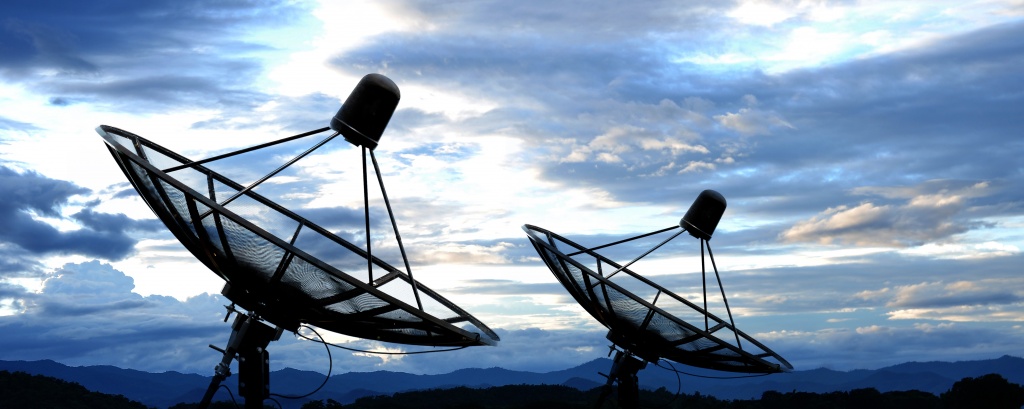photodune-2856069-satellite-dish-antennas-under-blue-sky-l.jpg