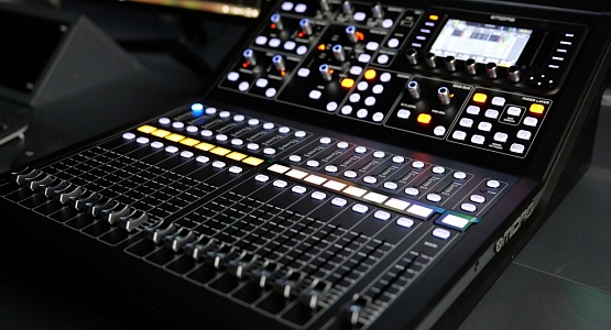 Техническое оснащение кинозала и телевизионных студий. Киностудия им. М. Горького